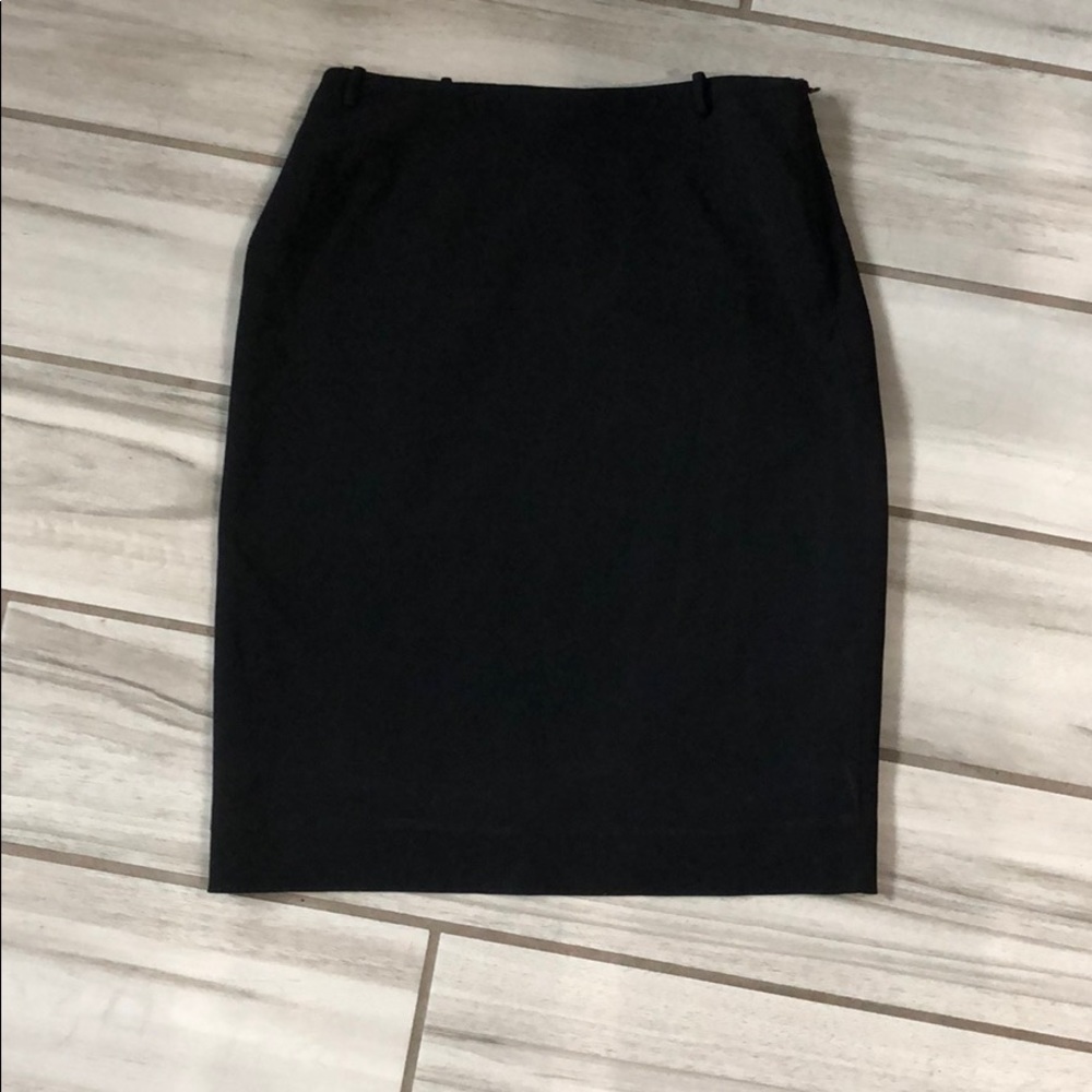 Prada sz 40 knee length pencil skirt